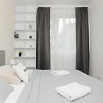 Lägenhet Goclaw & 2 Bedrooms & Parking & Balcony By Renters