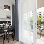 Lägenhet Goclaw & 2 Bedrooms & Parking & Balcony By Renters *
