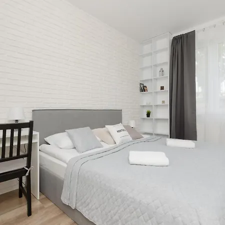 Goclaw & 2 Bedrooms & Parking & Balcony By Renters Apartment