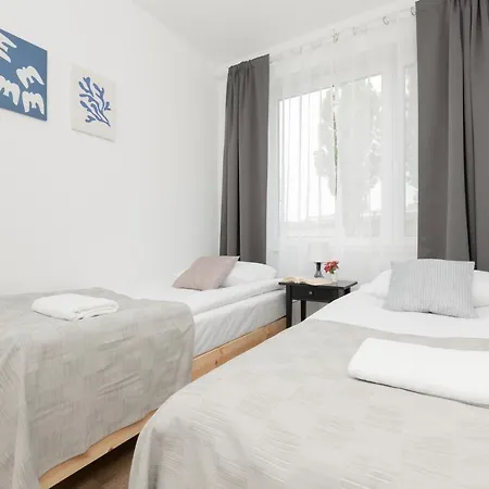 شقة Goclaw & 2 Bedrooms & Parking & Balcony By Renters *