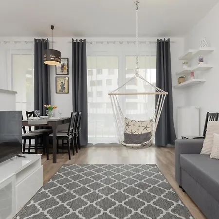 Goclaw & 2 Bedrooms & Parking & Balcony By Renters *