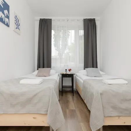 Goclaw & 2 Bedrooms & Parking & Balcony By Renters 바르샤바