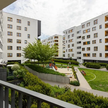 Goclaw & 2 Bedrooms & Parking & Balcony By Renters Varsó