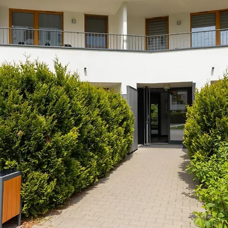 Goclaw & 2 Bedrooms & Parking & Balcony By Renters *