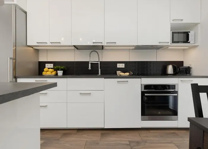 Goclaw & 2 Bedrooms & Parking & Balcony By Renters * Varsóvia