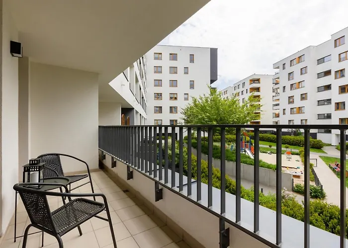Apartamento Goclaw & 2 Bedrooms & Parking & Balcony By Renters *
