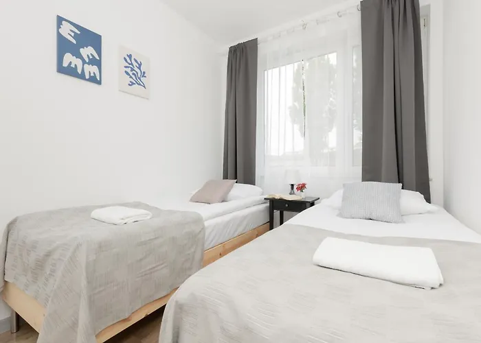 Apartamento Goclaw & 2 Bedrooms & Parking & Balcony By Renters *