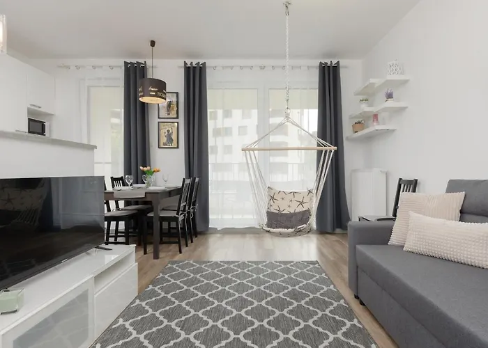 Goclaw & 2 Bedrooms & Parking & Balcony By Renters *