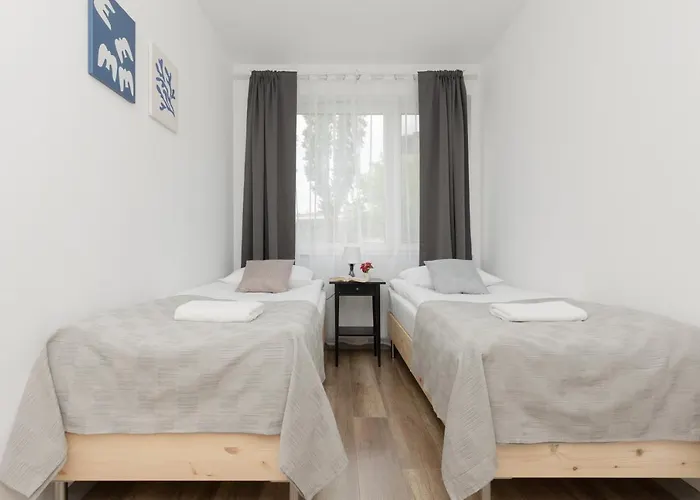 Goclaw & 2 Bedrooms & Parking & Balcony By Renters Varsóvia