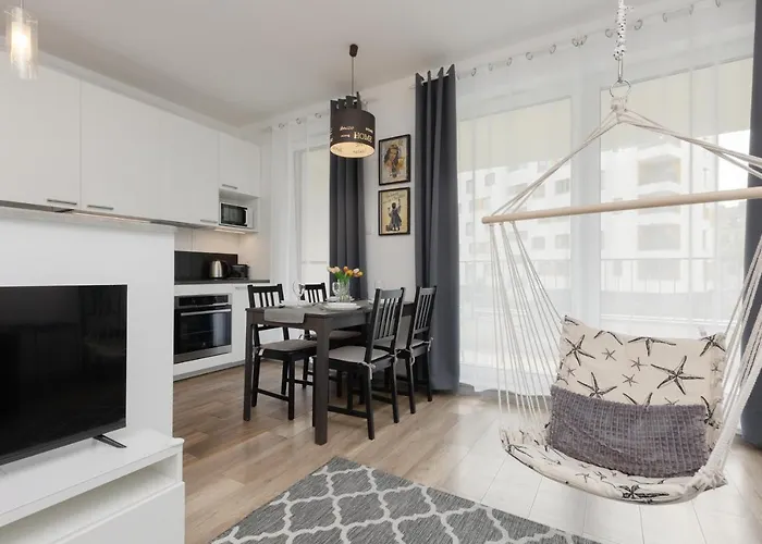 Apartamento Goclaw & 2 Bedrooms & Parking & Balcony By Renters *