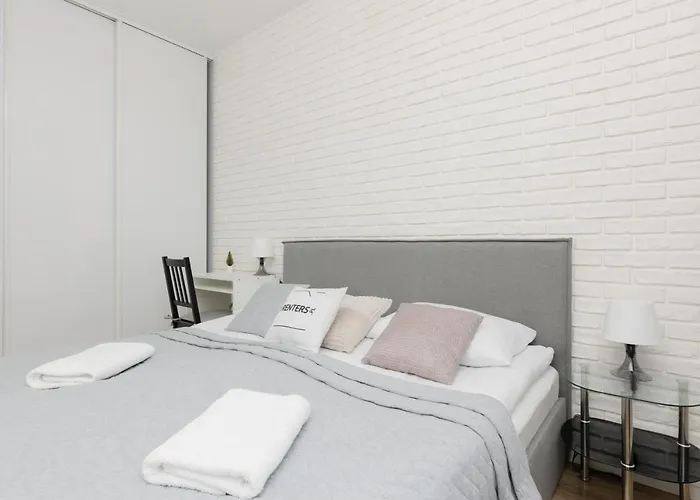 Apartamento Goclaw & 2 Bedrooms & Parking & Balcony By Renters *