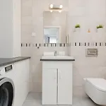 Goclaw & 2 Bedrooms & Parking & Balcony By Renters Warschau