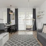 Goclaw & 2 Bedrooms & Parking & Balcony By Renters *